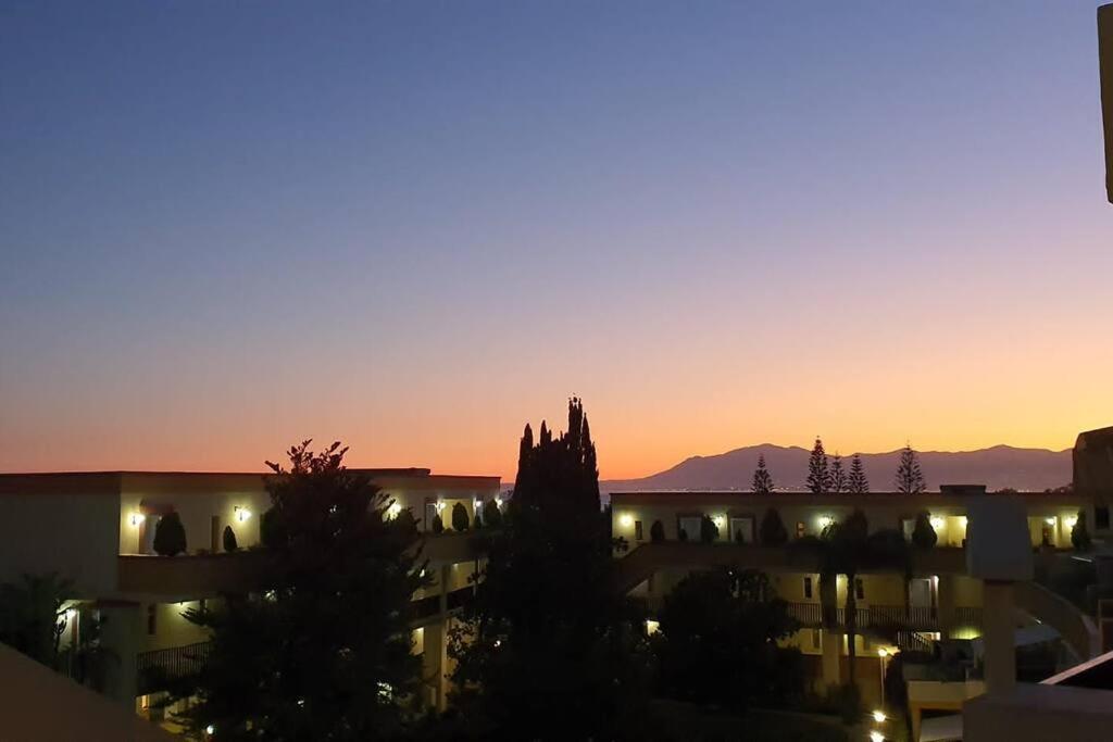 Luxury Apartment-Studio In Marbella! エクステリア 写真